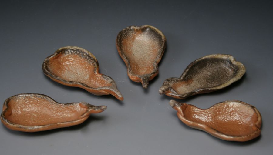 Tiny gourd dishes, Moore kiln