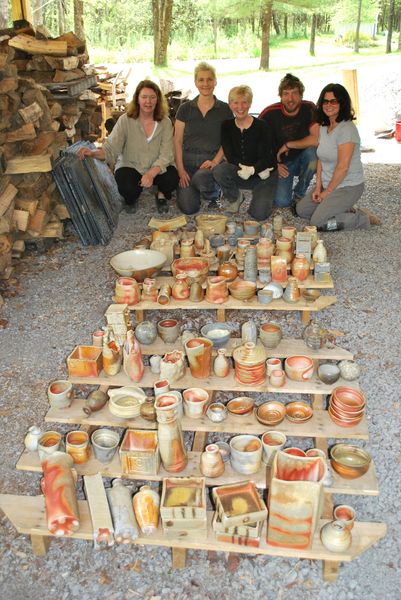 Lots of smiles at unloading: Bettina Mueller, Stefanie Nagorka,Sue, Charlie and Andrea