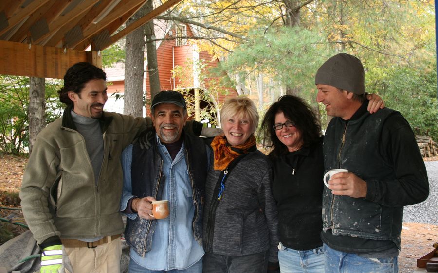 The kiln building team, Donovan Palmquist (R) and Al Saks (2nd L), with helpers Dan Russo, Sue Kotulak and Andrea Kimball