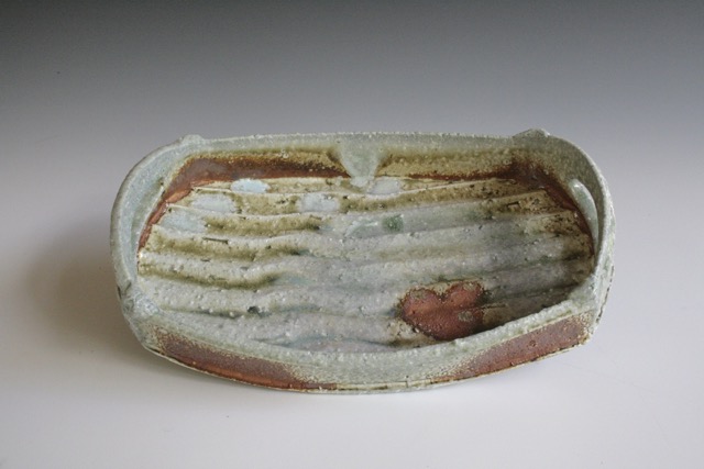 John Dix, Platter with handles and corrugation, 2015
